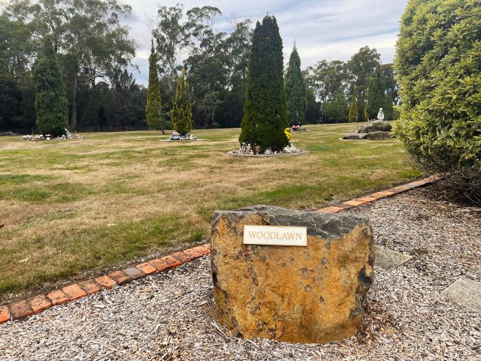 Woodlawn Cemetery.jpg