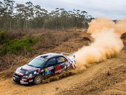 Nathan-Quinn-in-a-Mitsubishi-EVO-took-out-the-Australian-Rally-Championship-19-11-17-Picture-CAMS_Aaron-Wishart