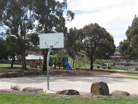 10.Charlton Street Reserve.jpg